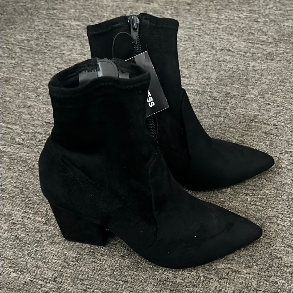 Women’s Express Black Ankle Booties with Suede Texture and Western Design